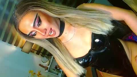 miss yasii online show from May 9, 6:45 pm