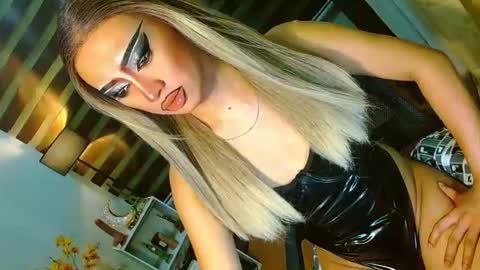 miss yasii online show from May 11, 5:21 pm