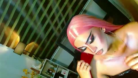 miss yasii online show from May 20, 2:45 pm