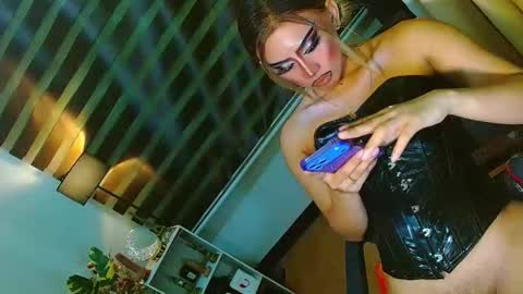 miss yasii online show from May 28, 3:32 pm