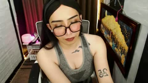 yassiered online show from May 17, 10:37 am