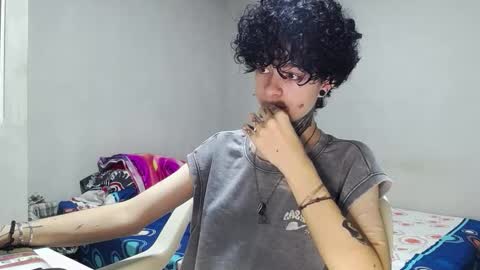 Little Mike Independent model online show from November 20, 12:00 am