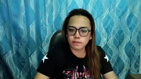 your_dreamgirlxxx69 online show from September 9, 5:17 am