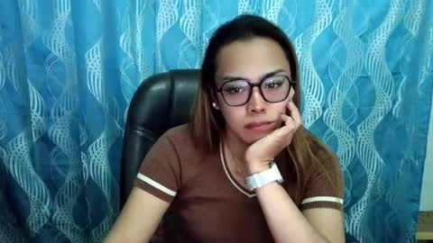 your_dreamgirlxxx69 online show from September 12, 2:09 am