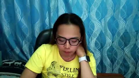 your_dreamgirlxxx69 online show from September 13, 6:19 am