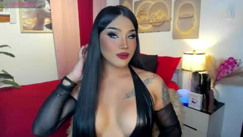 TRICXIEBELLE online show from April 25, 10:30 am