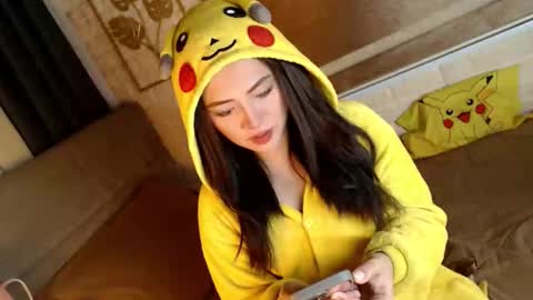 JEN  online show from October 20, 12:52 pm