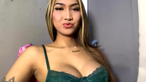 yourlovebella88 online show from March 3, 6:15 pm