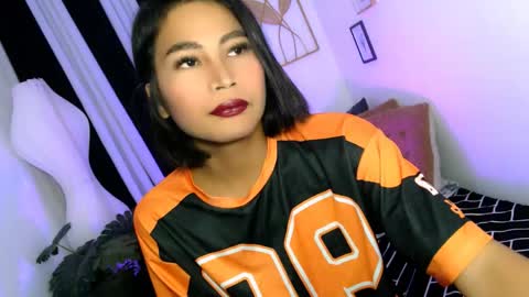 yourprettybella_ts online show from May 28, 11:52 am