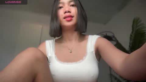 YowgineTheGreat online show from December 31, 1:36 am