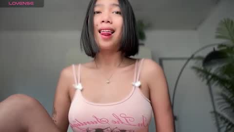 YowgineTheGreat online show from January 4, 3:29 am