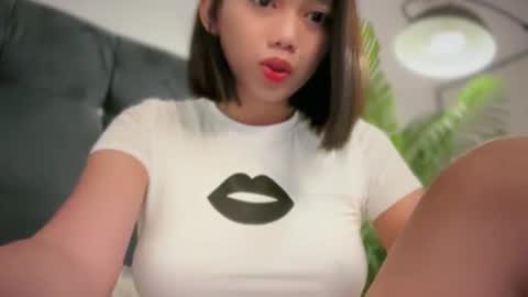 YowgineTheGreat online show from February 23, 12:48 pm