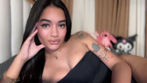 Goddes Renalyn online show from December 14, 7:03 am