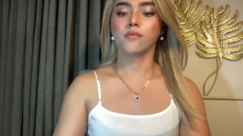 Miss Cali online show from December 3, 6:43 am