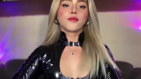 Miss Cali online show from September 22, 9:42 pm