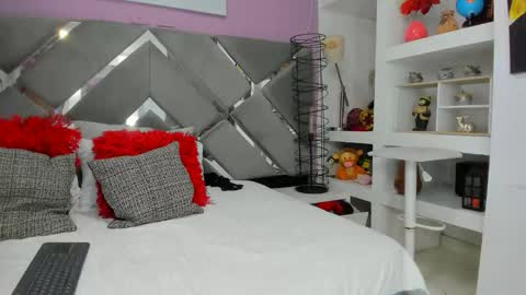 ZAIRA online show from May 11, 2:17 am