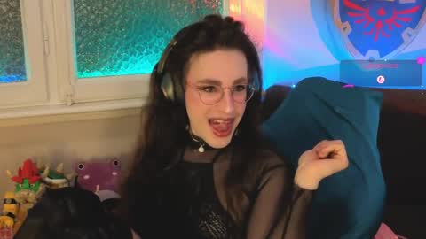 zesty_peach online show from May 16, 9:25 pm