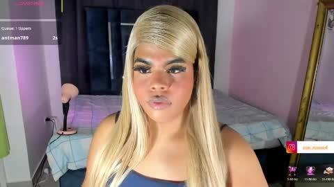 zoe_rosee4 online show from May 7, 9:49 am