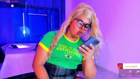 zoe_rosee4 online show from May 29, 6:34 am