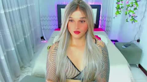 zoeschmmit online show from May 14, 3:49 am