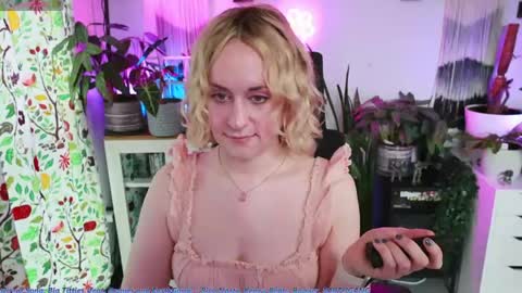 Zoey Ryan online show from May 2, 6:02 pm