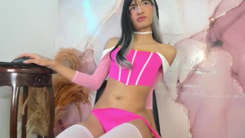 Zuri Lux online show from December 1, 9:17 pm