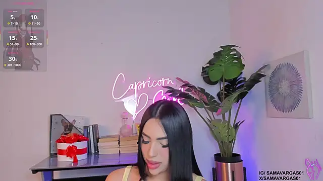 Korina Saenz01 online show from May 11, 12:54 pm