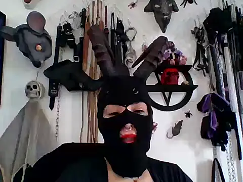FeticheMacabre online show from April 25, 4:15 pm
