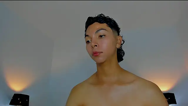 xhenisa  online show from November 29, 10:56 pm