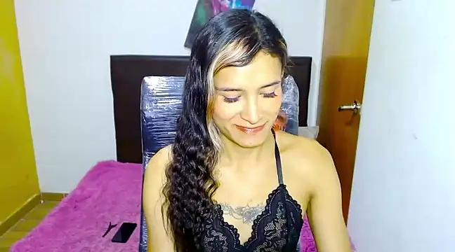 Queen camila online show from March 12, 6:44 pm