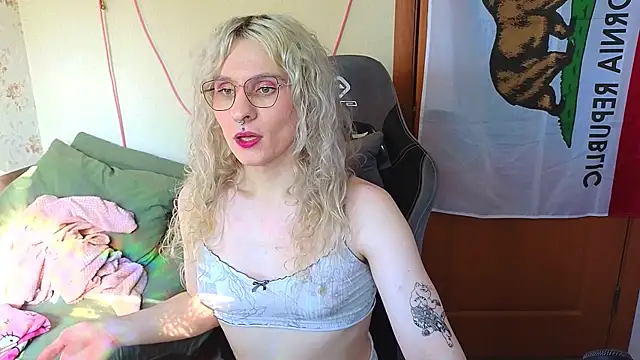 Lori Myaf online show from May 19, 2:02 pm