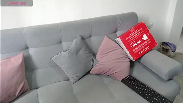 Snapshot of Ari-Hall chatting on March 6, 8:23 pm Ari-Hall online show from March 6, 8:23 pm