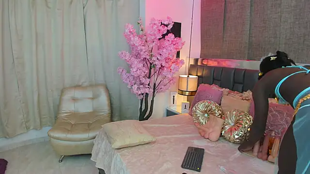 IsseyMz online show from December 9, 4:56 am