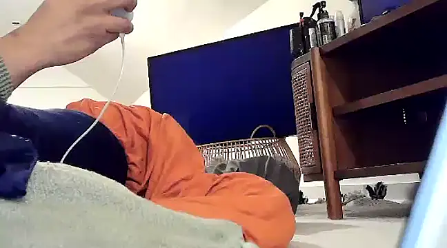 Snapshot of CaramelDipper chatting on March 14, 1:21 am CaramelDipper online show from March 14, 1:21 am