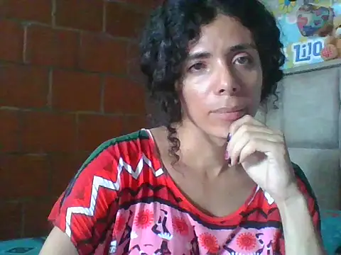 Nadia Monroe online show from May 5, 10:05 pm