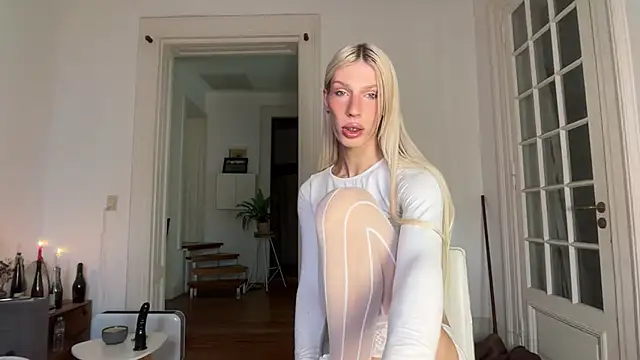 AliceSnowCatt online show from May 9, 2:56 pm