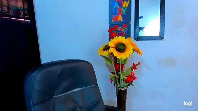 juanblakbigcock online show from May 7, 9:33 pm