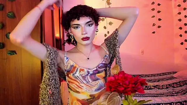 lucianromero online show from December 14, 6:52 am