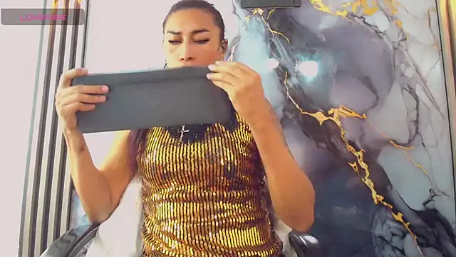 khiara moretti online show from May 11, 11:37 am