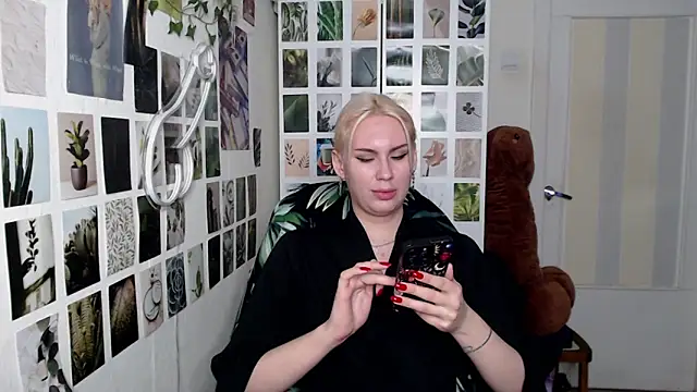 CapriScorpion online show from November 13, 4:14 pm