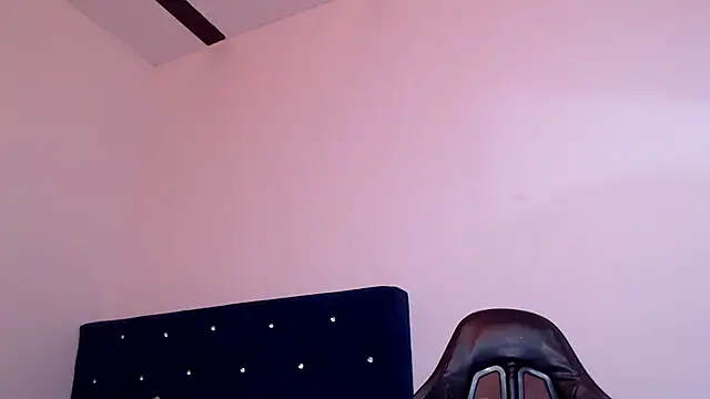 Snapshot of Aliice_Doll chatting on December 21, 2:52 am Aliice Doll online show from December 21, 2:52 am