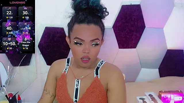 KayleighDreams  online show from February 20, 3:35 am