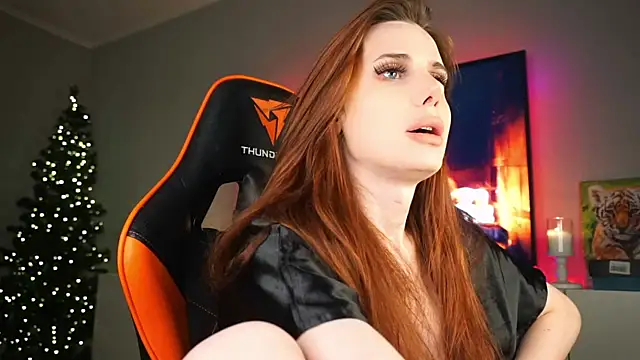 Snapshot of Foxy_irene chatting on December 19, 2:35 pm Foxy irene online show from December 19, 2:35 pm