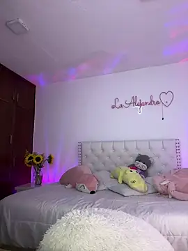 alee lenoxx online show from May 20, 7:36 am