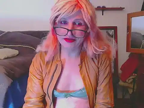 LorenJade online show from May 6, 7:26 am