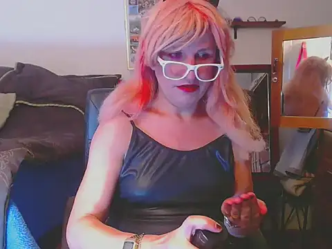 LorenJade online show from May 12, 7:28 am
