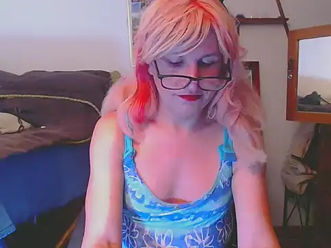 LorenJade online show from May 19, 7:48 am