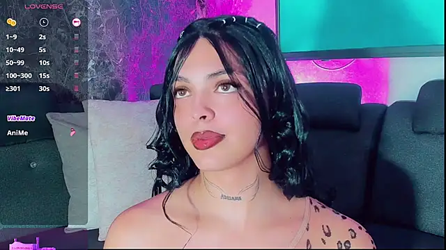 Emmaa Saenz  online show from November 2, 9:02 pm