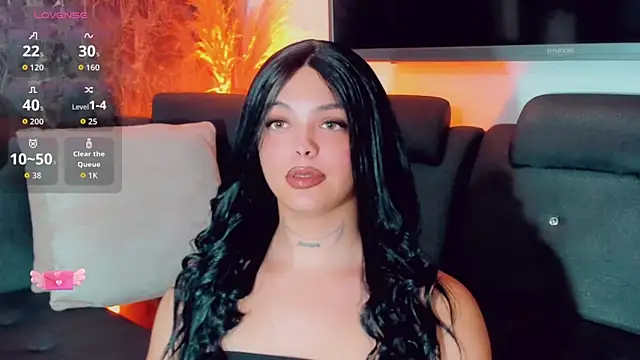 Emmaa Saenz  online show from May 18, 11:21 pm