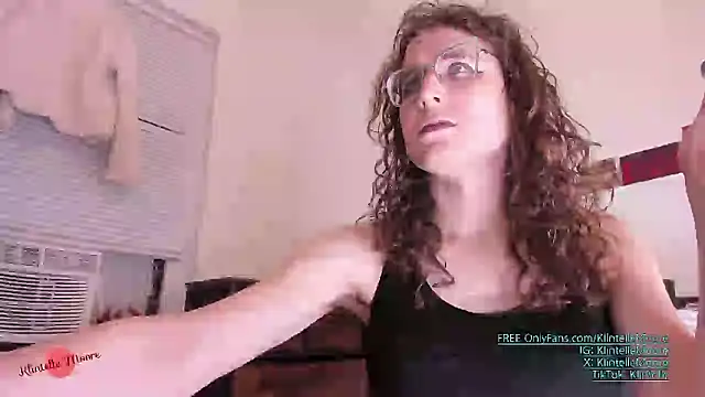 klintellemoore online show from March 10, 4:28 am